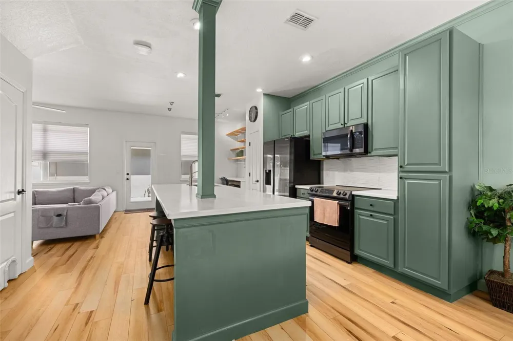 2271 J LAWSON BOULEVARD Orlando, FL 32824