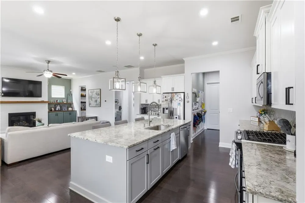 2438 Colby Court Snellville, GA 30078