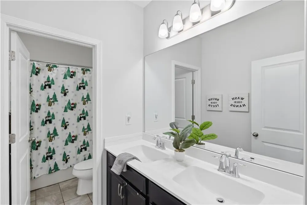 2438 Colby Court Snellville, GA 30078