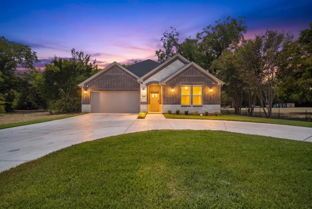 4519 Rosehill Road Garland, TX 75043