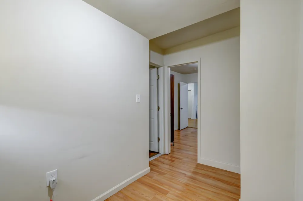 77 WALLIS AVE Jersey City, NJ 07304