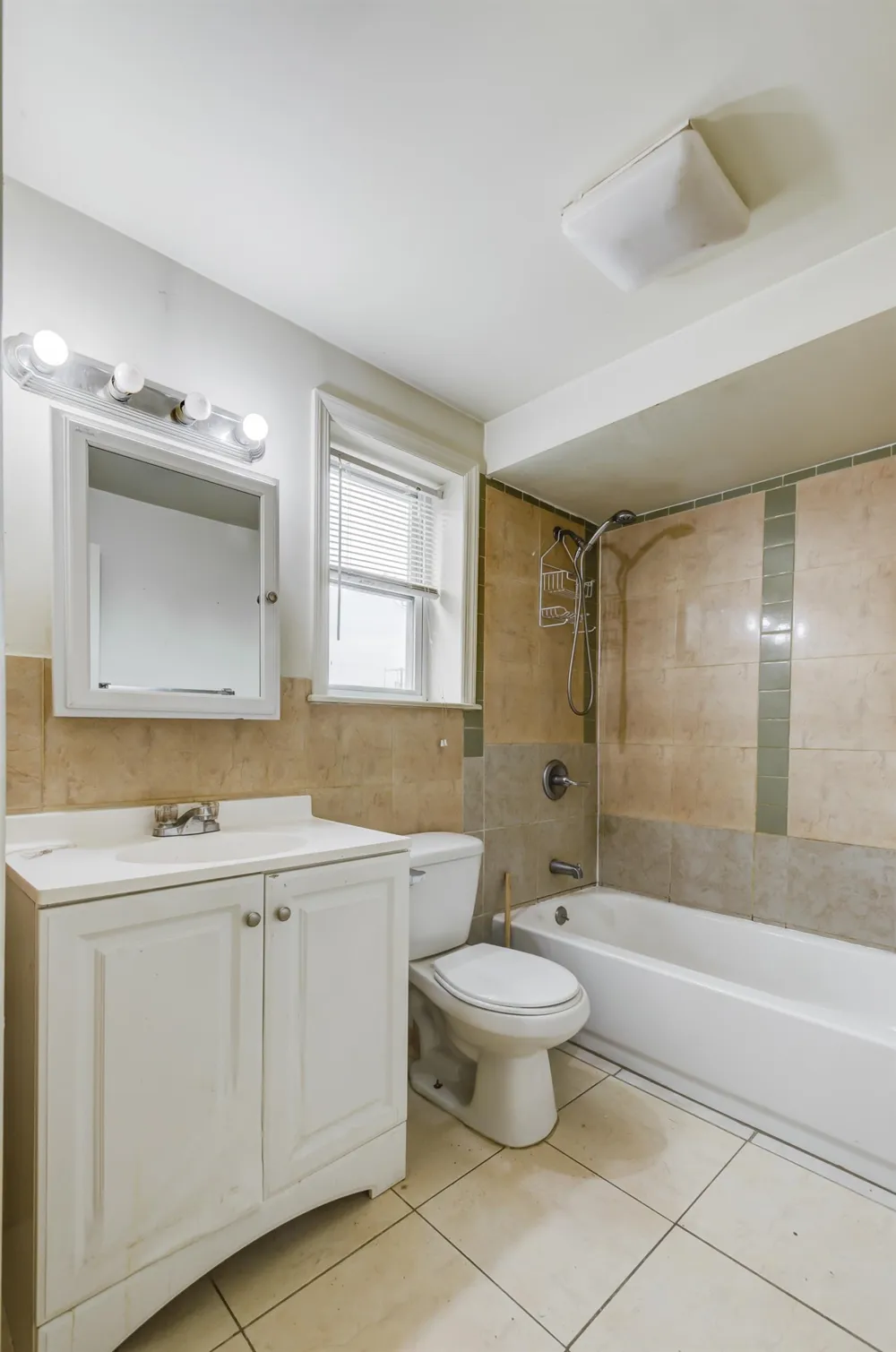 77 WALLIS AVE Jersey City, NJ 07304