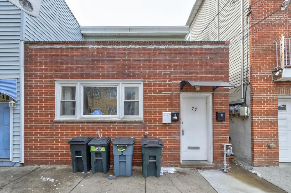 77 WALLIS AVE Jersey City, NJ 07304