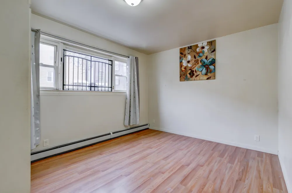 77 WALLIS AVE Jersey City, NJ 07304