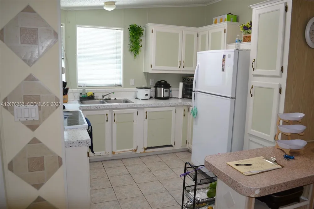 19800 SW 180 Ave #584 Miami, FL 33187