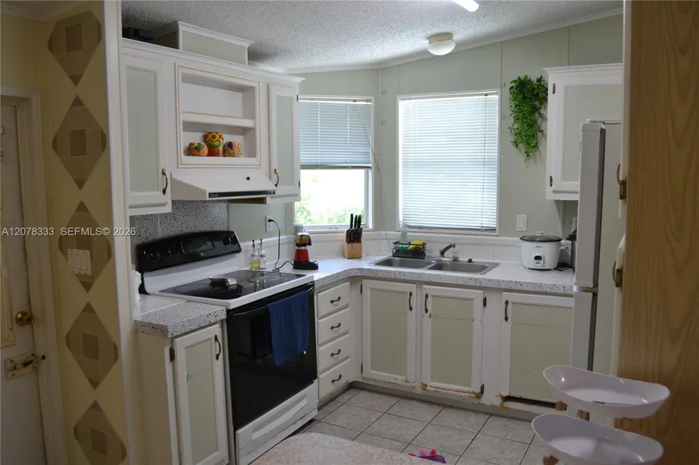19800 SW 180 Ave #584 Miami, FL 33187