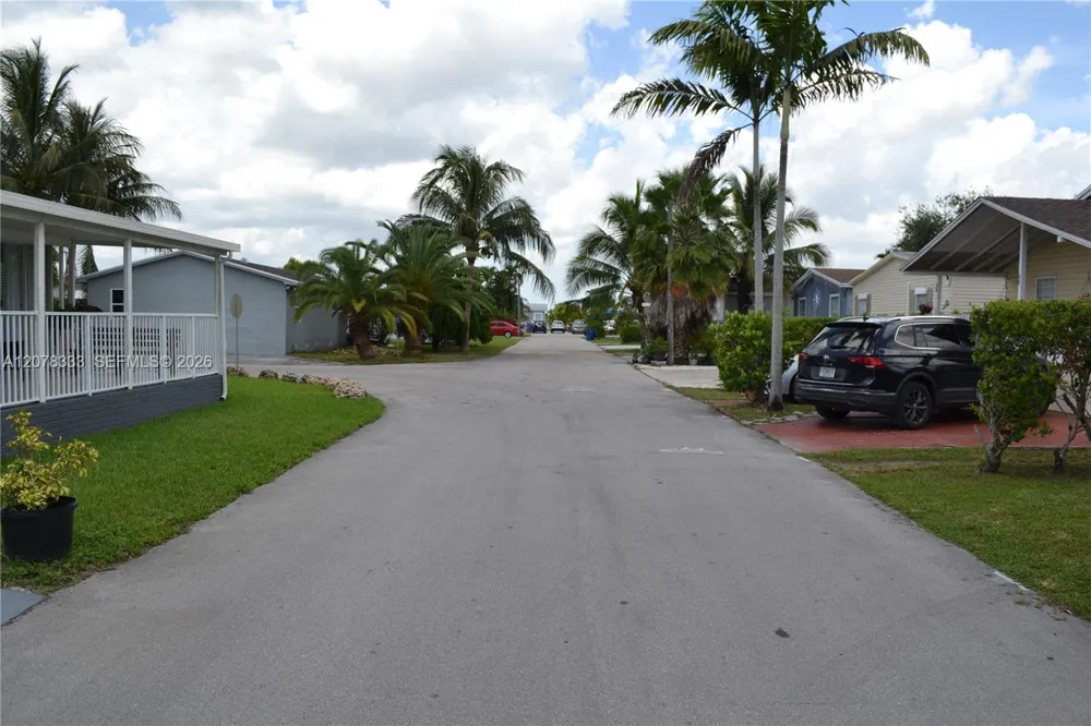 19800 SW 180 Ave #584 Miami, FL 33187