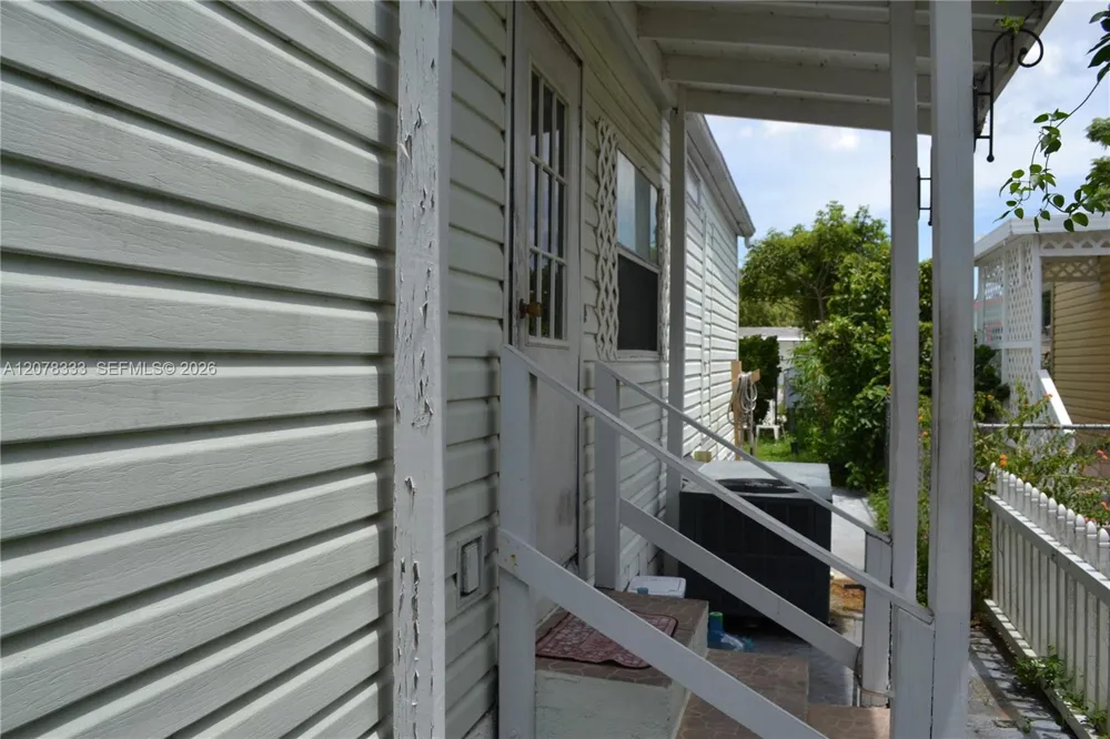 19800 SW 180 Ave #584 Miami, FL 33187