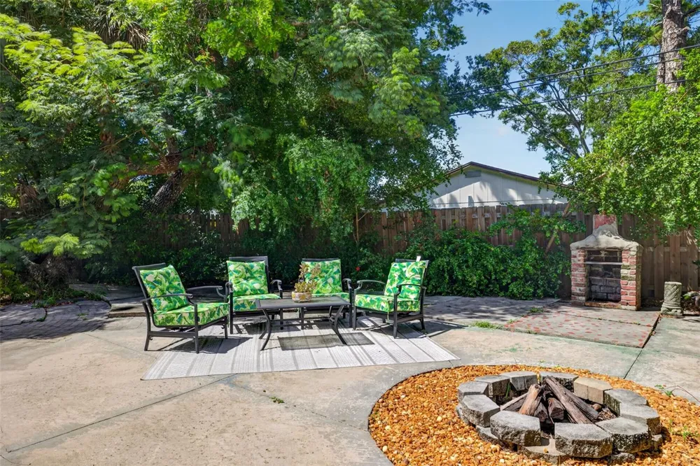 5613 12TH AVENUE S Gulfport, FL 33707