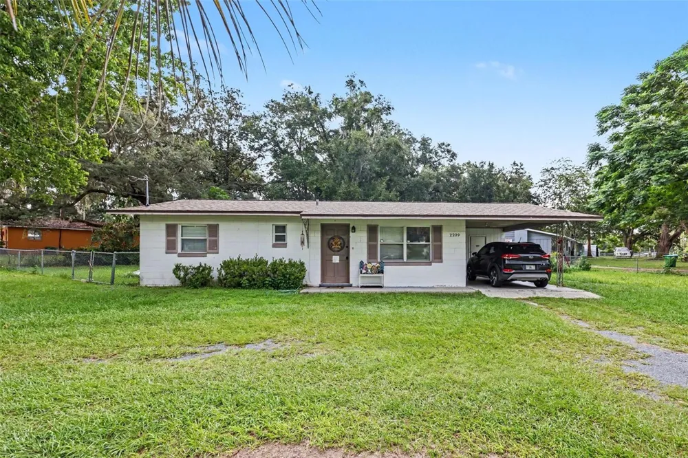 2209 NE 36TH STREET ocala, FL 34479
