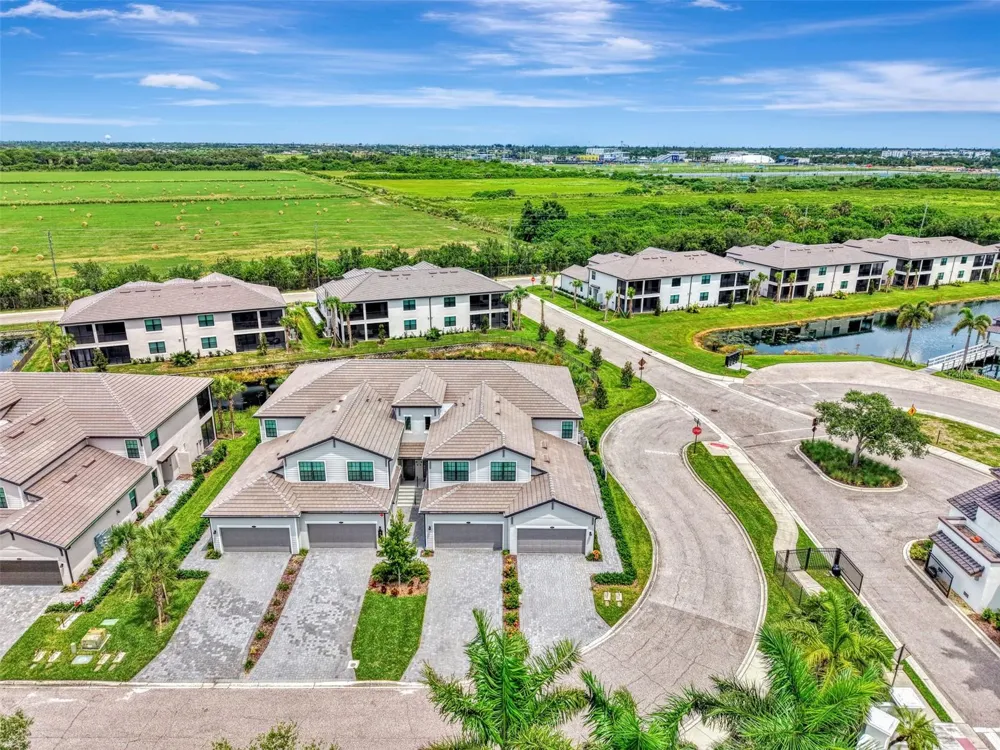 5632 SUMMIT POINTE CIRCLE #104 Bradenton, FL 34210