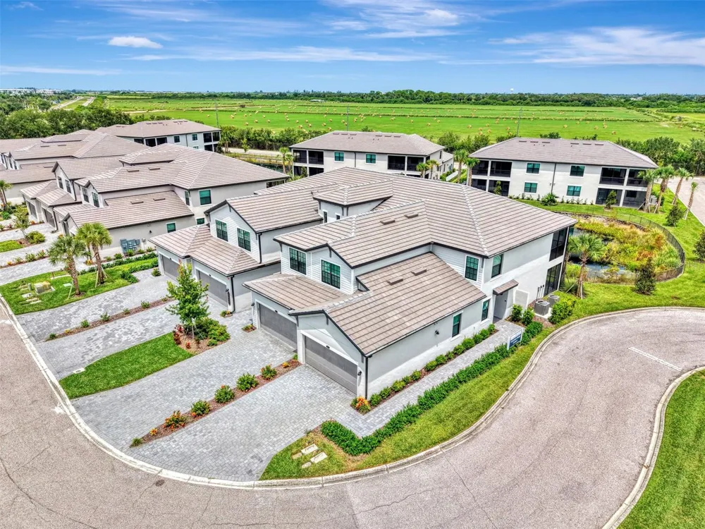 5632 SUMMIT POINTE CIRCLE #104 Bradenton, FL 34210