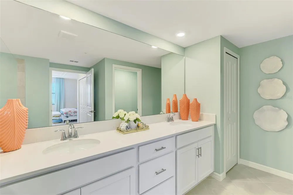 5632 SUMMIT POINTE CIRCLE #104 Bradenton, FL 34210