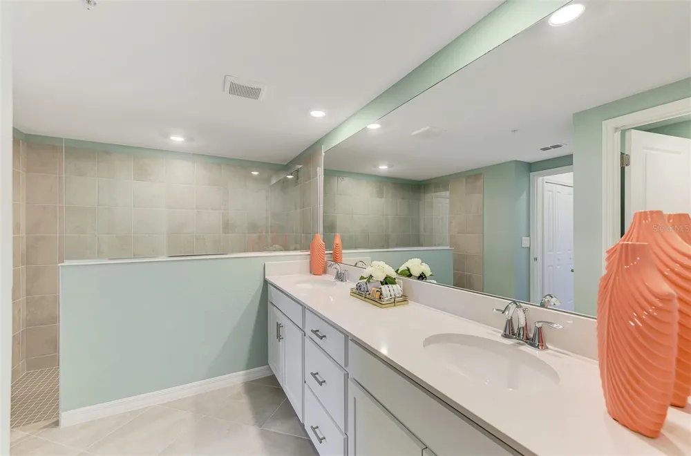 5632 SUMMIT POINTE CIRCLE #104 Bradenton, FL 34210