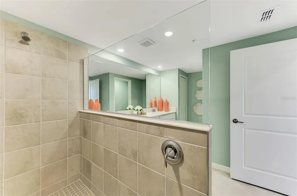 5632 SUMMIT POINTE CIRCLE #104 Bradenton, FL 34210