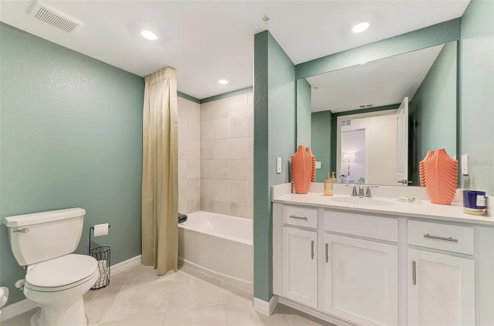 5632 SUMMIT POINTE CIRCLE #104 Bradenton, FL 34210