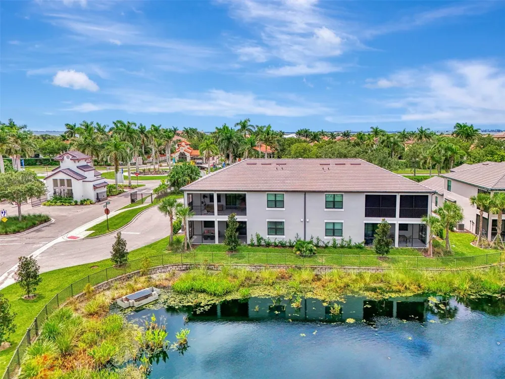 5632 SUMMIT POINTE CIRCLE #104 Bradenton, FL 34210