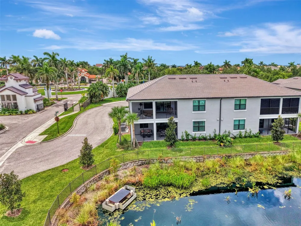 5632 SUMMIT POINTE CIRCLE #104 Bradenton, FL 34210