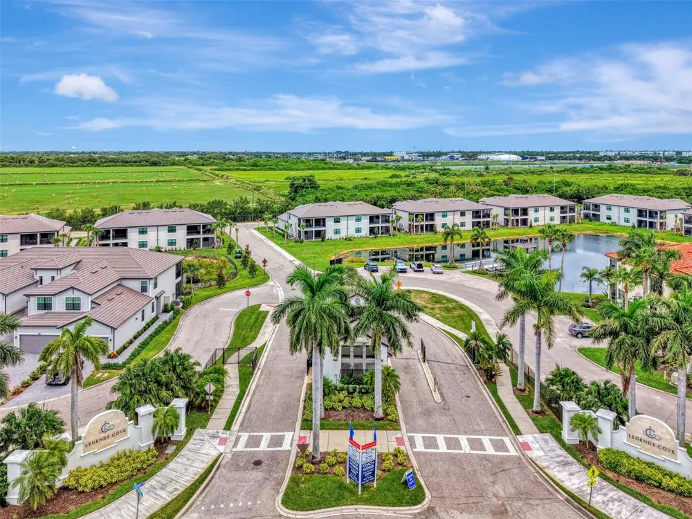 5632 SUMMIT POINTE CIRCLE #104 Bradenton, FL 34210