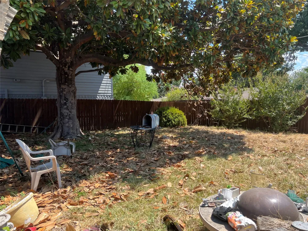 6238 E Lovers Lane Dallas, TX 75214