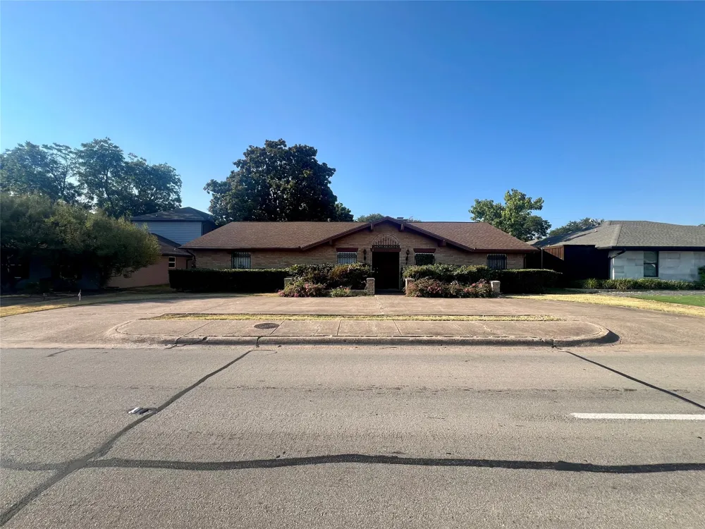6238 E Lovers Lane Dallas, TX 75214