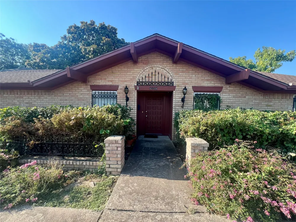 6238 E Lovers Lane Dallas, TX 75214