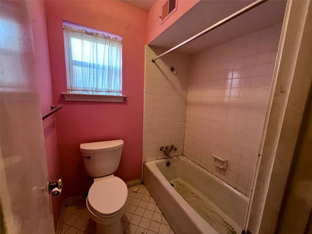 6238 E Lovers Lane Dallas, TX 75214