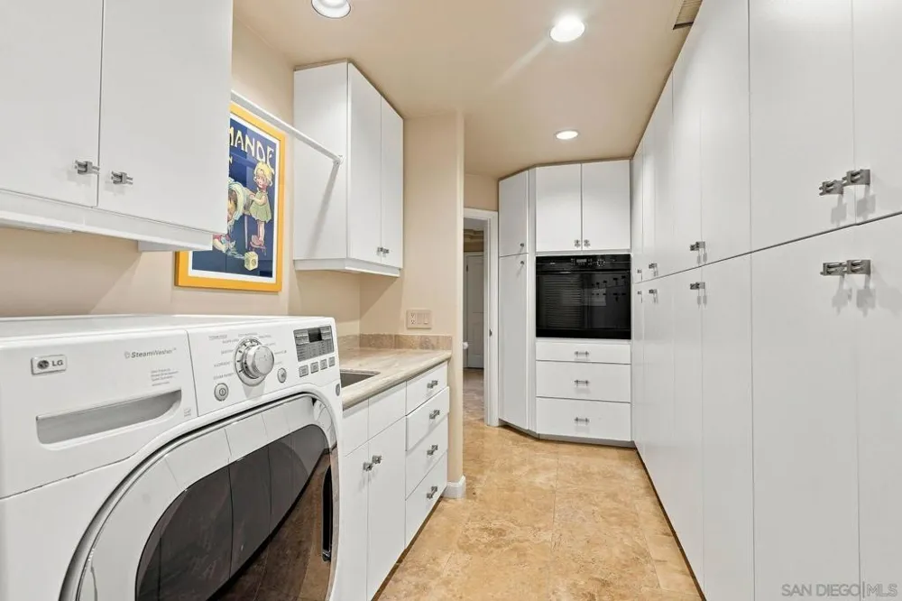 3765 Southernwood Way San Diego, CA 92106