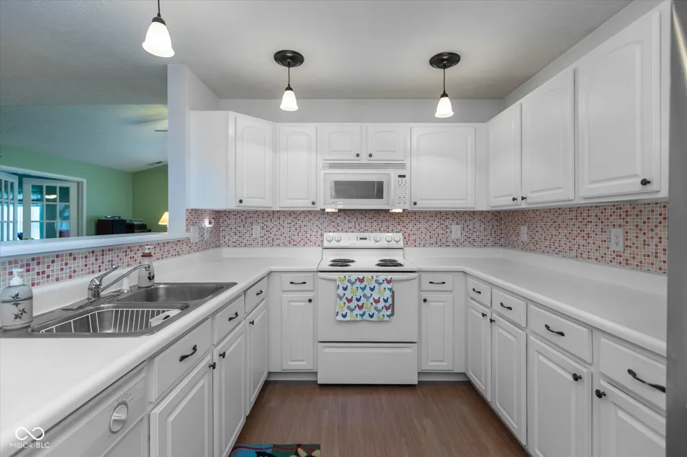 10830 Pine Valley Path Indianapolis, IN 46234