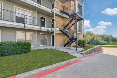 5801 Lake Hubbard Parkway #109