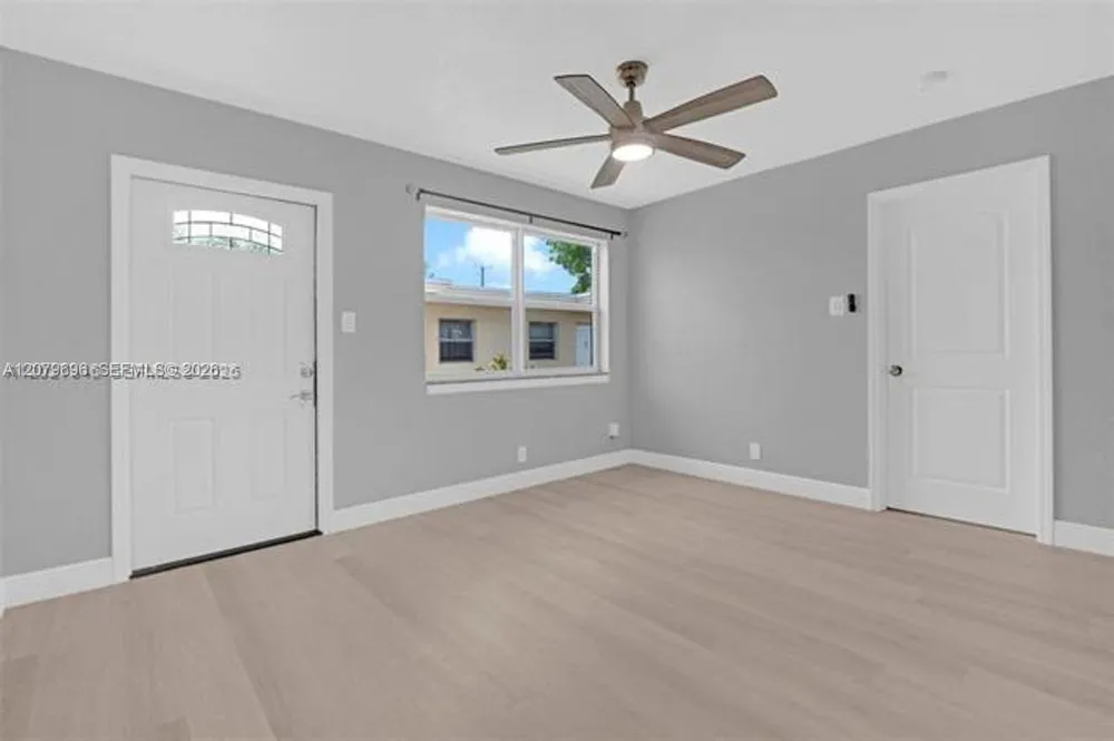369 Phippen Waiters Rd Dania Beach, FL 33004