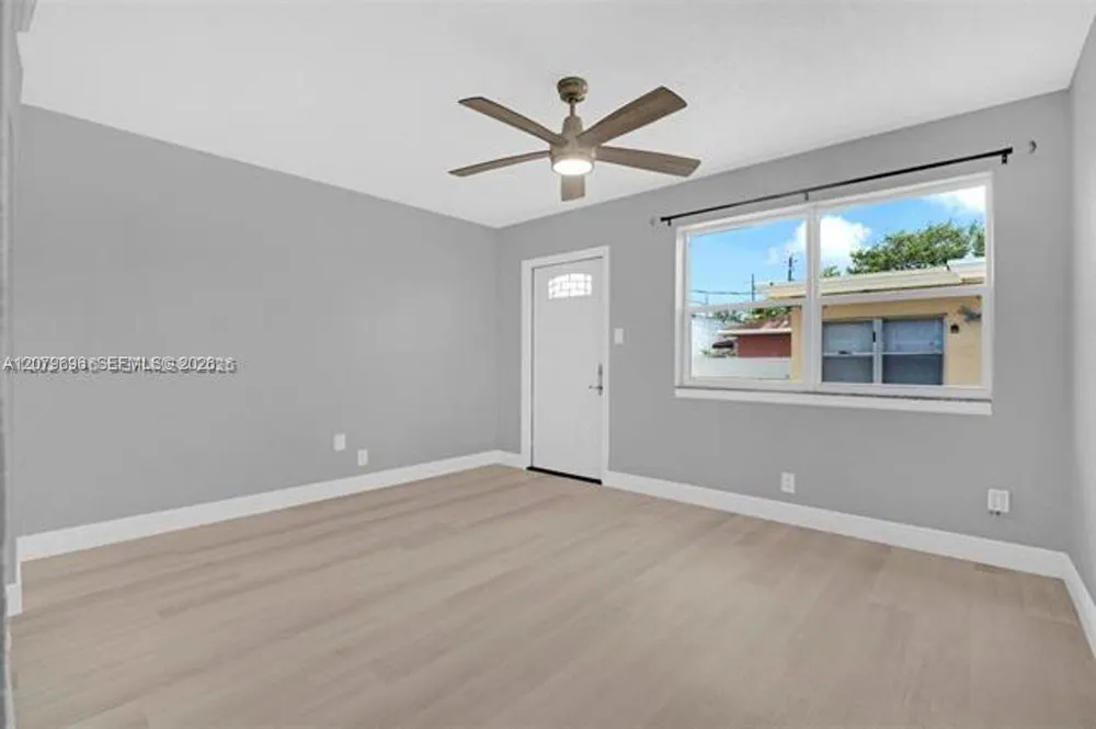 369 Phippen Waiters Rd Dania Beach, FL 33004
