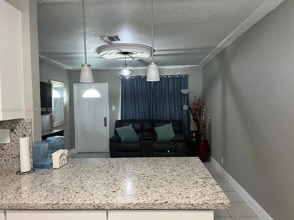 337 Phippen Waiters Rd Dania Beach, FL 33004