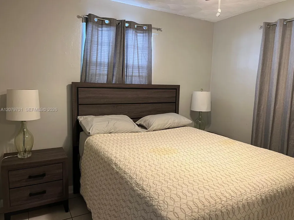 337 Phippen Waiters Rd Dania Beach, FL 33004