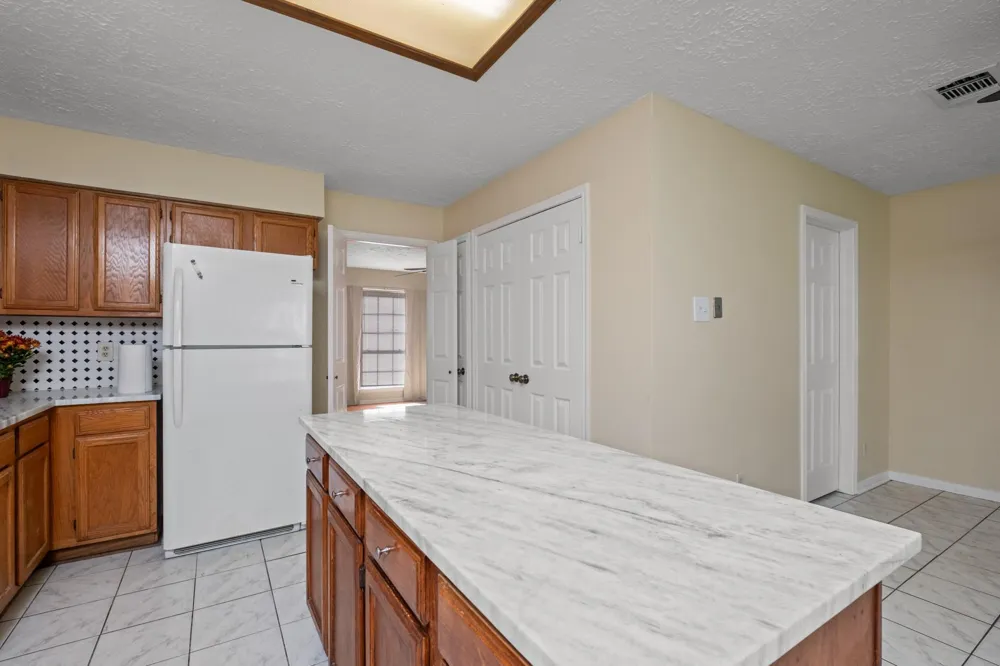 4131 Club Valley Dr Drive Houston, TX 77082