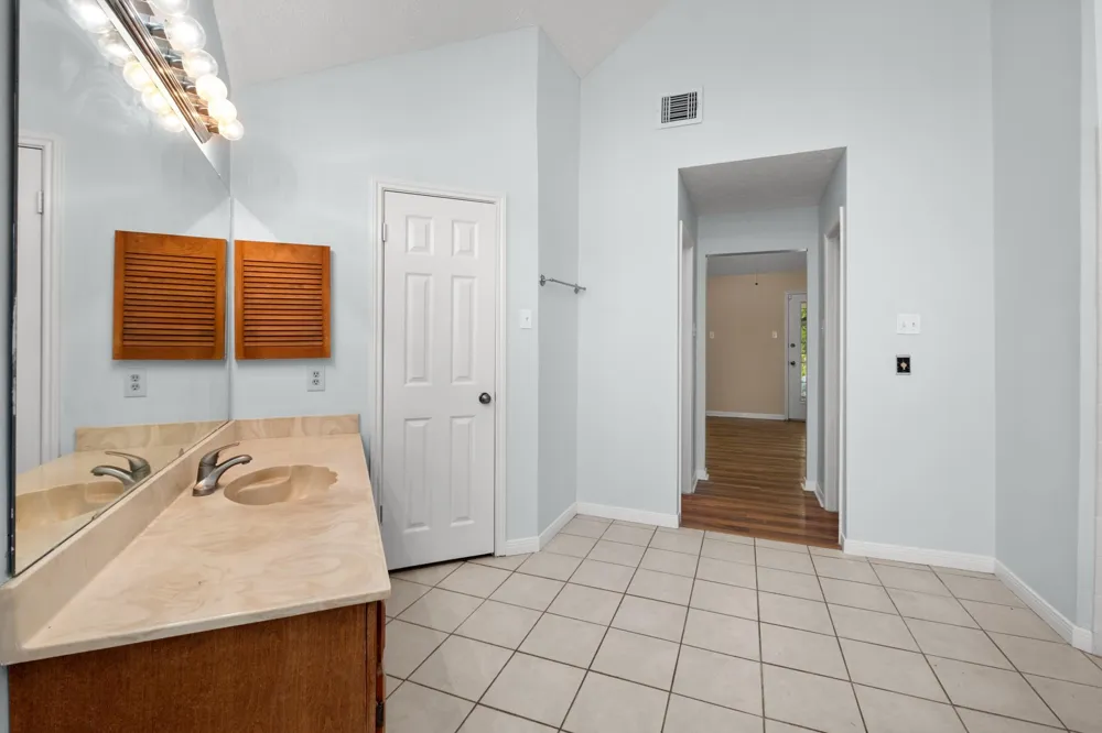 4131 Club Valley Dr Drive Houston, TX 77082
