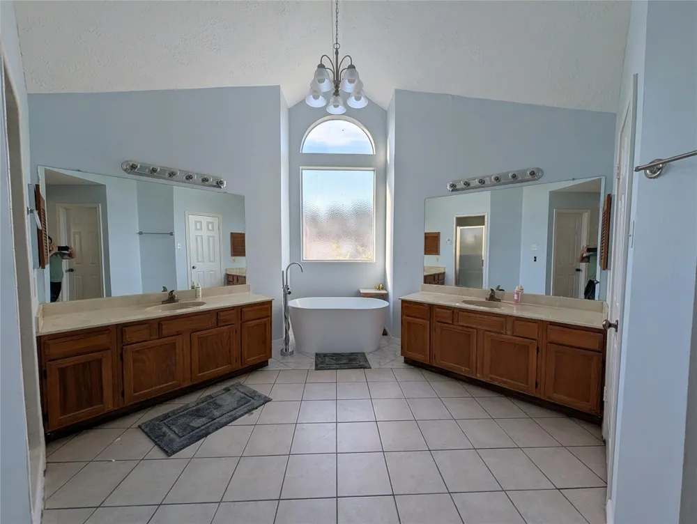 4131 Club Valley Dr Drive Houston, TX 77082