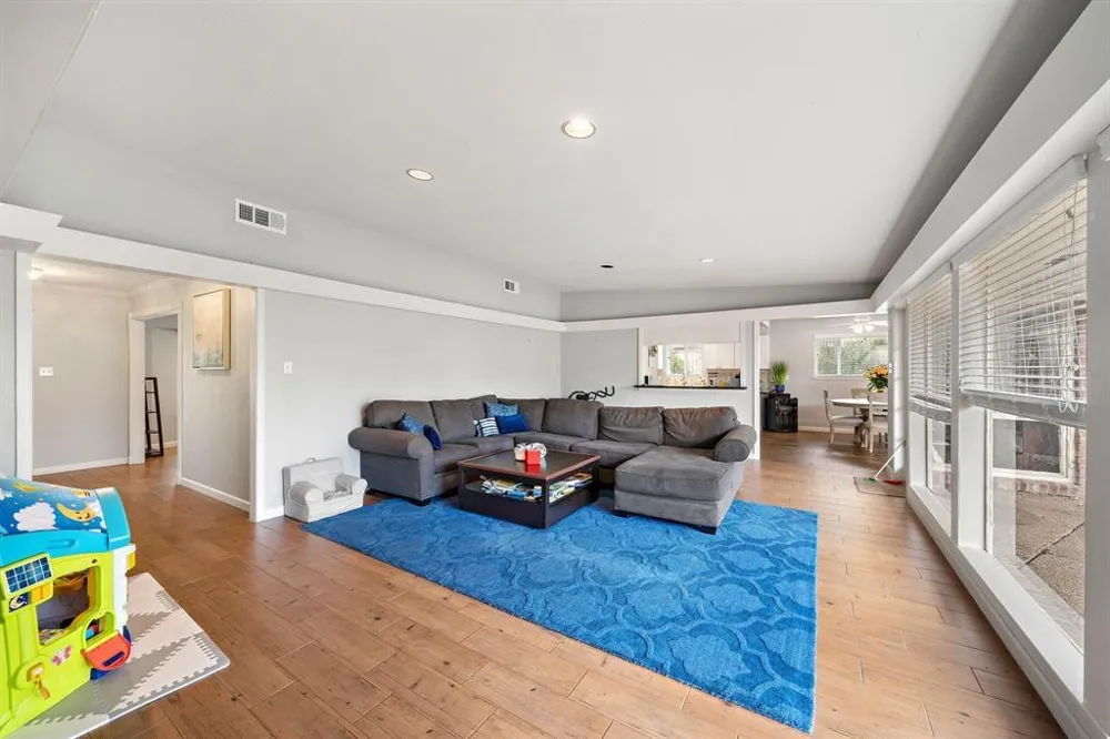 4922 Braesvalley Drive Houston, TX 77096