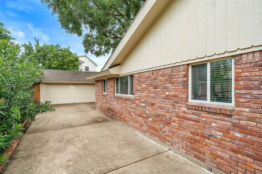 4922 Braesvalley Drive Houston, TX 77096
