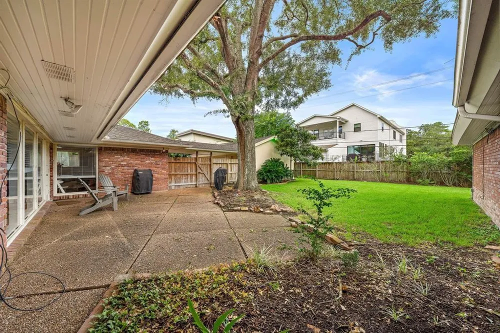 4922 Braesvalley Drive Houston, TX 77096