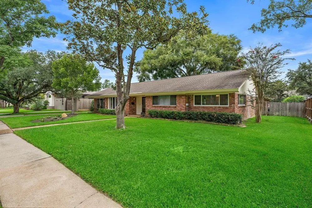 4922 Braesvalley Drive Houston, TX 77096