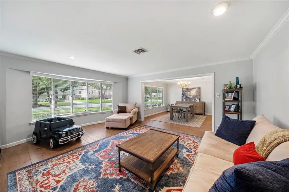 4922 Braesvalley Drive Houston, TX 77096
