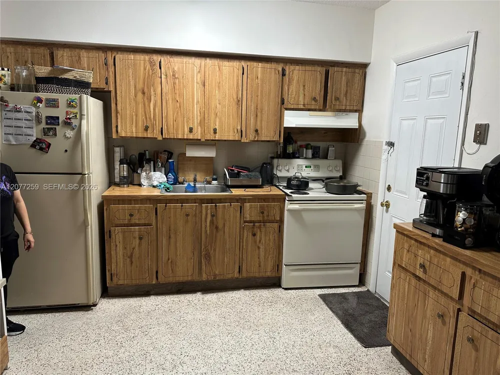 1838 NW 18th St Miami, FL 33125