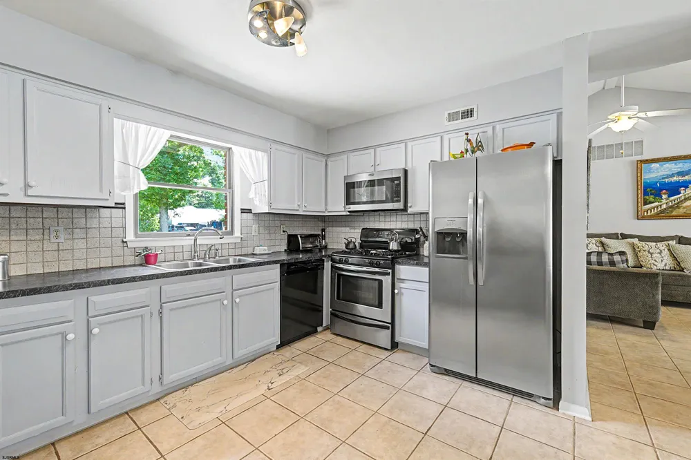 38 Jill Ave Marmora, NJ 08223