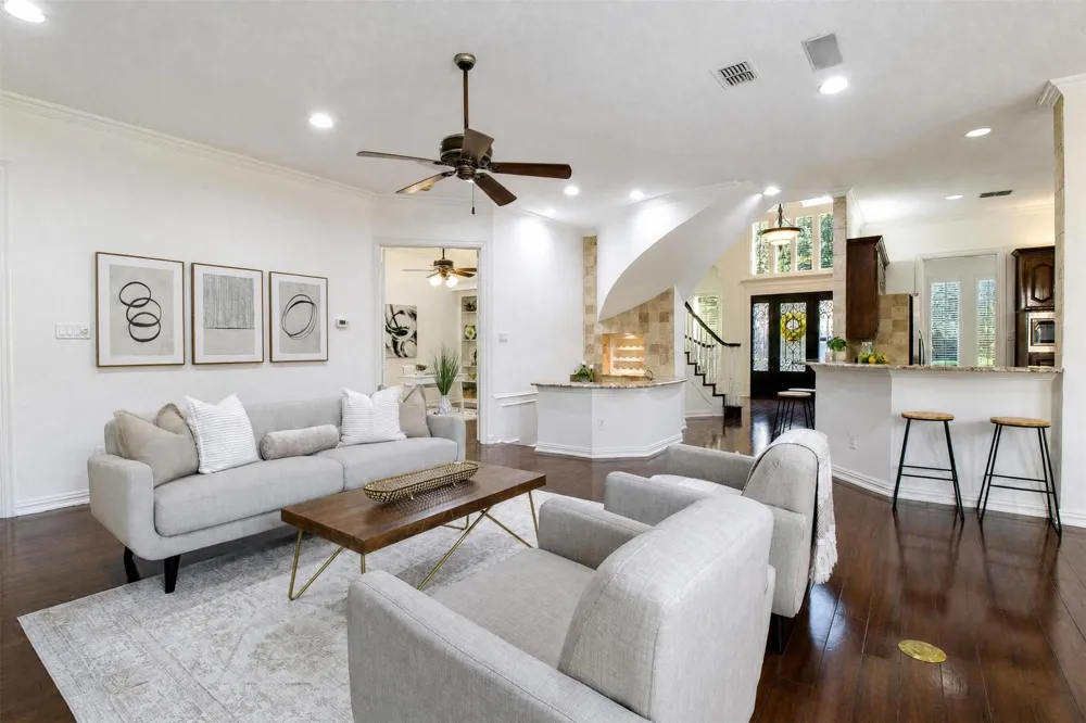 8344 Coral Drive Dallas, TX 75243