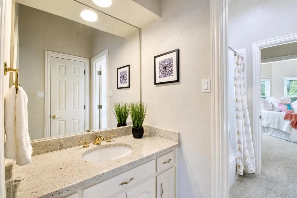 8344 Coral Drive Dallas, TX 75243