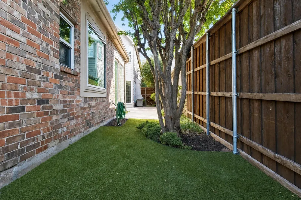 8344 Coral Drive Dallas, TX 75243