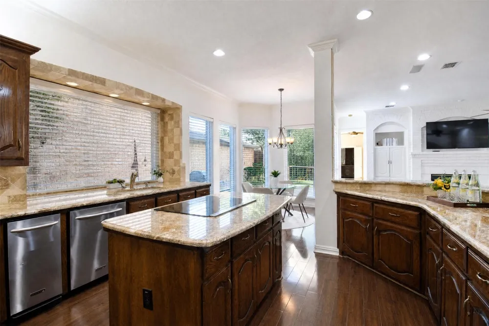 8344 Coral Drive Dallas, TX 75243