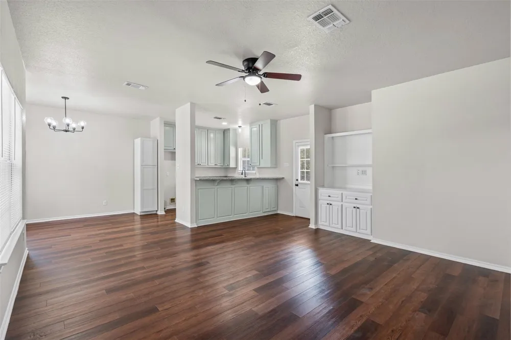 904 E 3rd B Street Weatherford, TX 76086