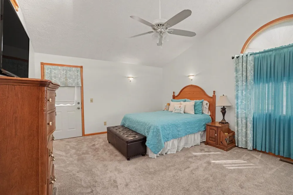 12996 Bayview Drive Vicksburg, MI 49097